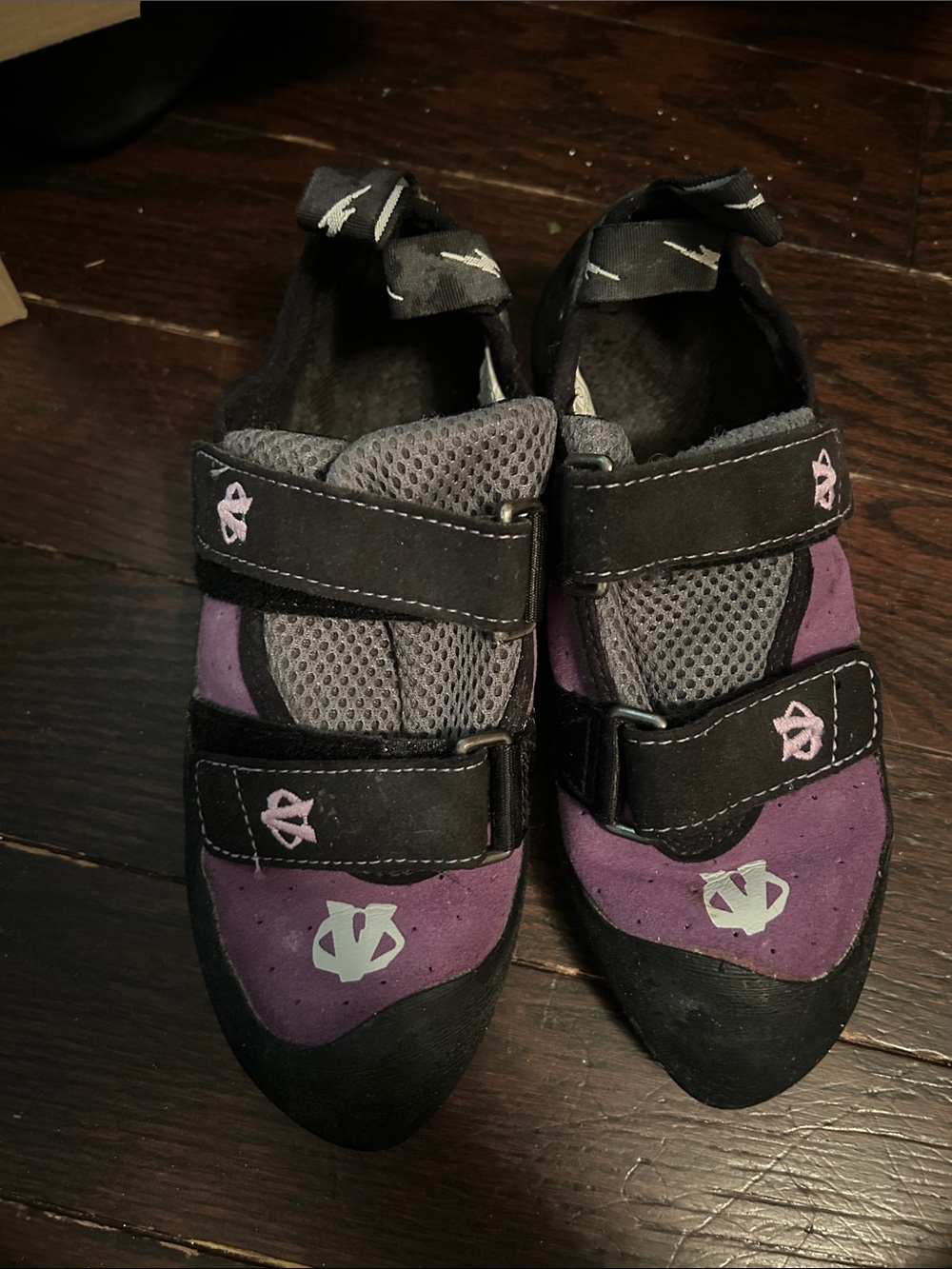 Womens Purple and Black Rock Climbing with Hook-and-Loop Straps size 7.5
